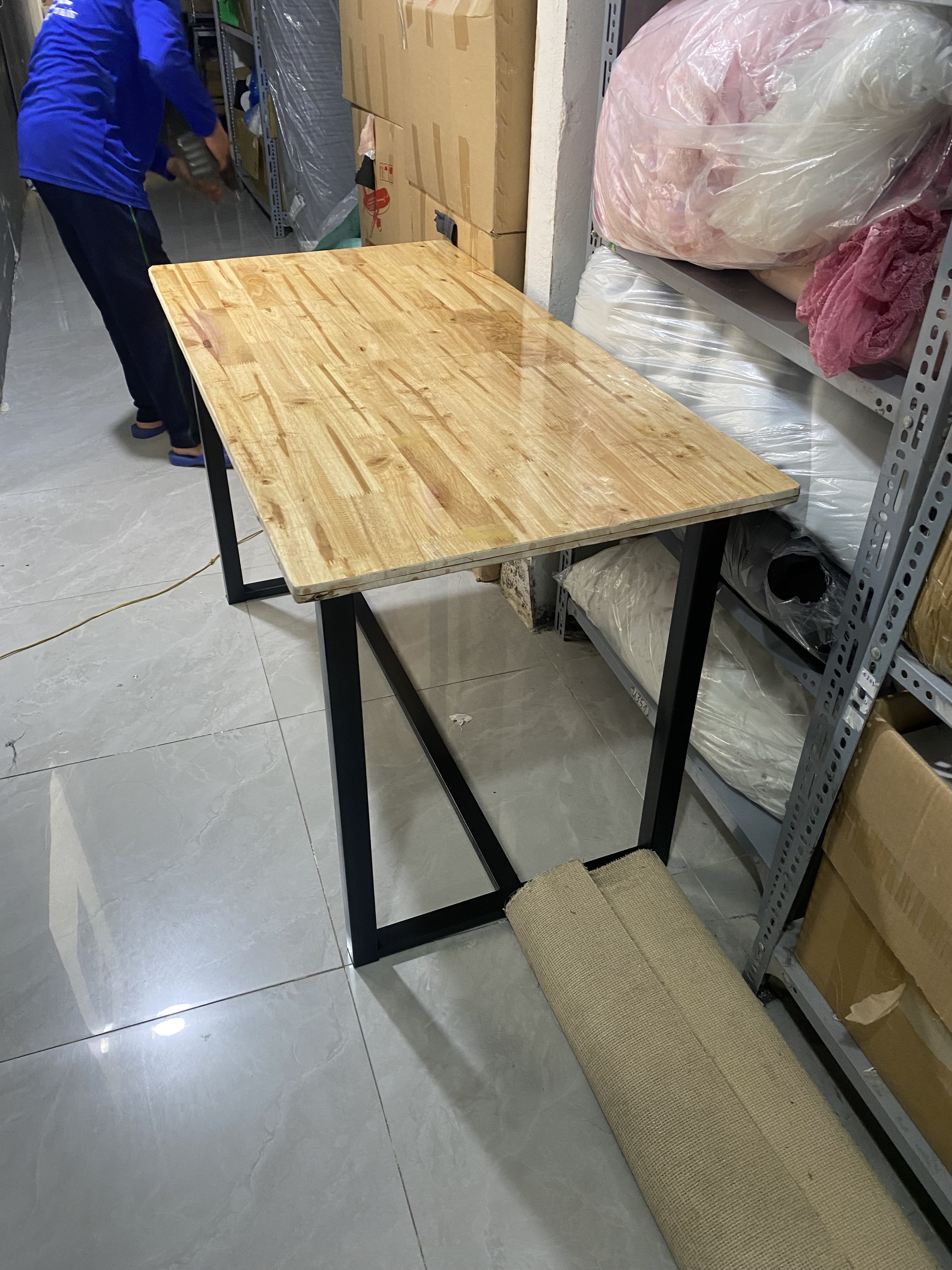Thi công bàn sắt hộp 